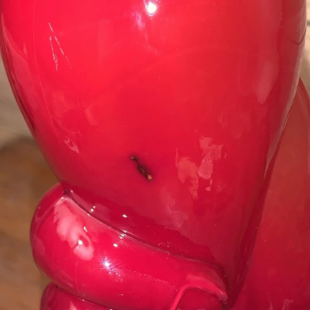 VTG Hand Holding Vase Red Glass Taiwan Republic Of China 8.75
